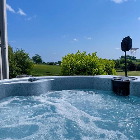 The Retreat, Sauna & Hot Tub, Charming & Cosy Gem Бландфорд-Форум Экстерьер фото