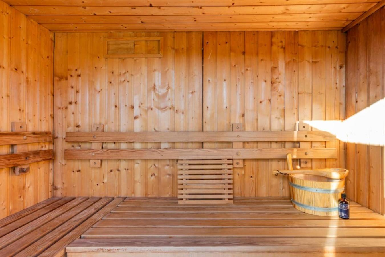 The Retreat, Sauna & Hot Tub, Charming & Cosy Gem Бландфорд-Форум Экстерьер фото